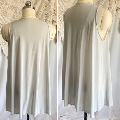 Vintage 1960's Babydoll Nightgown & Peignoir Set | Dove Gray Nylon with Ivory Floral Lace | Size S | Kayser - Daggers & Dames