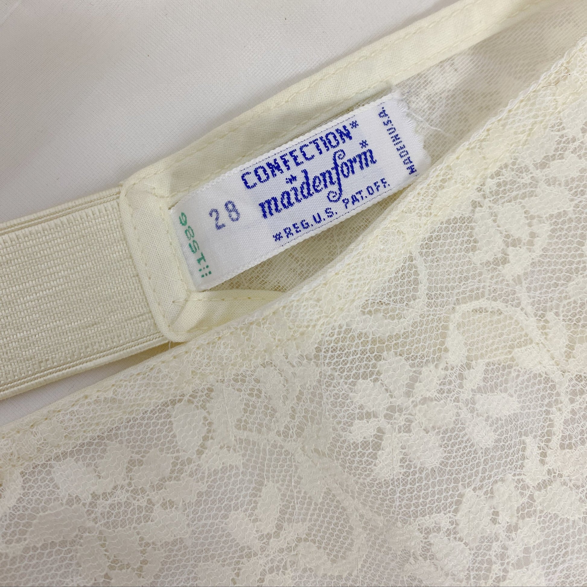 Vintage 1960's Garter Belt | Buttercream Ivory Lace Nylon Chiffon with Floral Detail | Size XS, S, M | Maidenform - Daggers & Dames