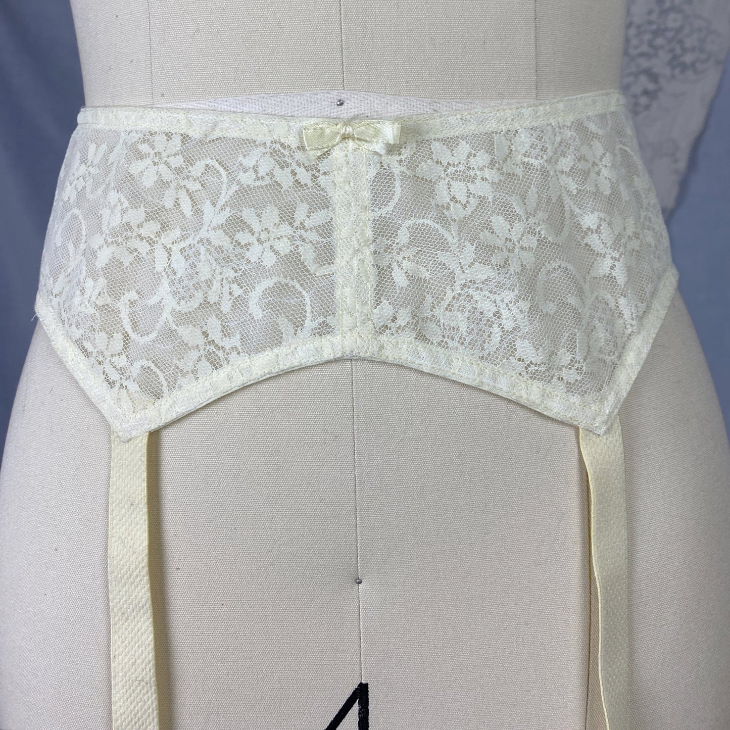 Vintage 1960's Garter Belt | Buttercream Ivory Lace Nylon Chiffon with Floral Detail | Size XS, S, M | Maidenform - Daggers & Dames