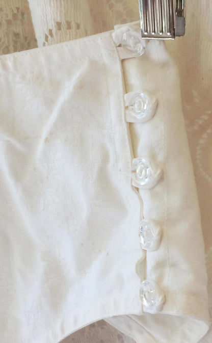 Vintage 1960's Garter Belt | White Embroidered Cotton & Lace | New Old Stock | Button-up Side | Size SM - MED - Daggers & Dames