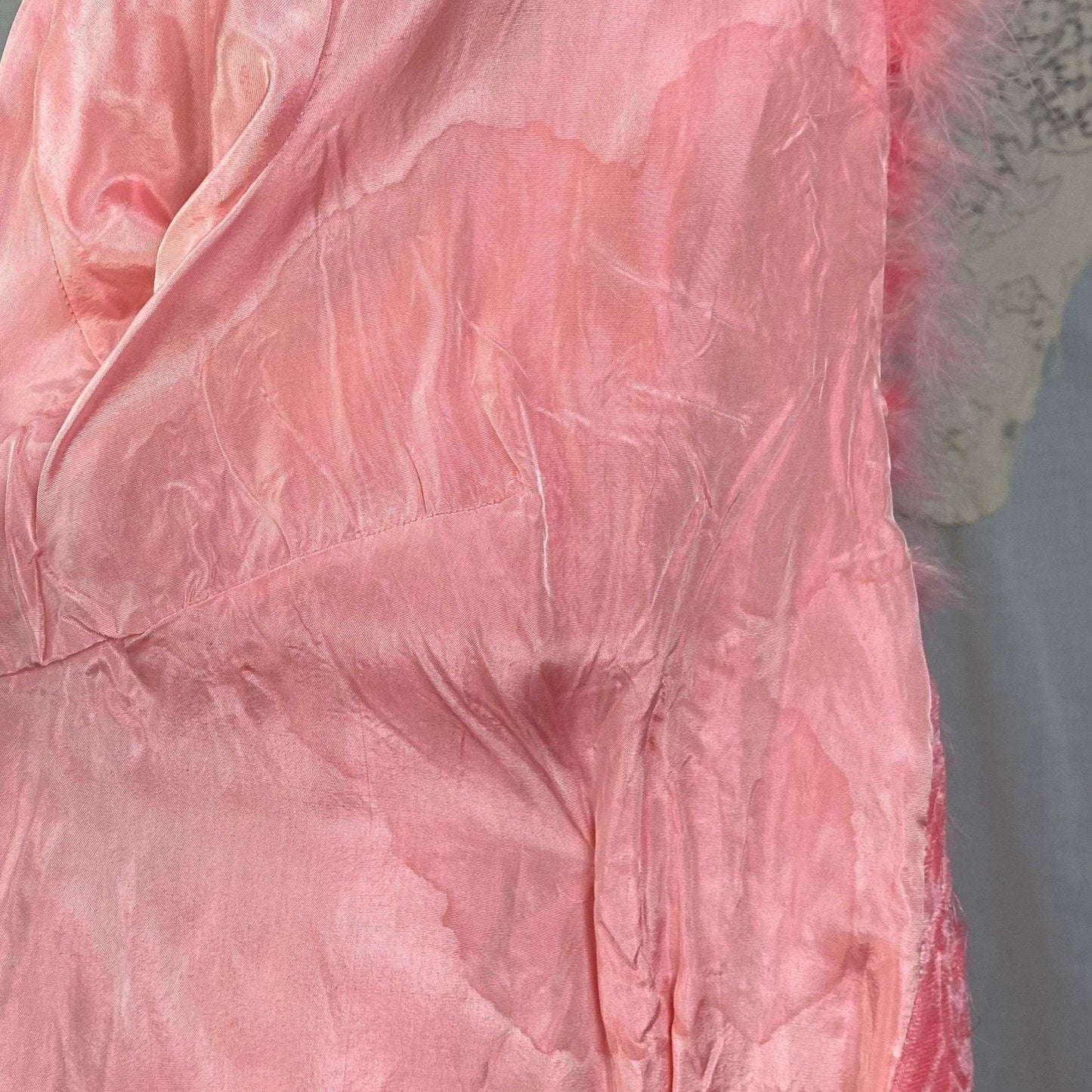 Vintage 1960's House Coat | Bright Bubblegum Pink Floral Embossed Velvet with Marabou Trim | Size M | Patrizia - Daggers & Dames
