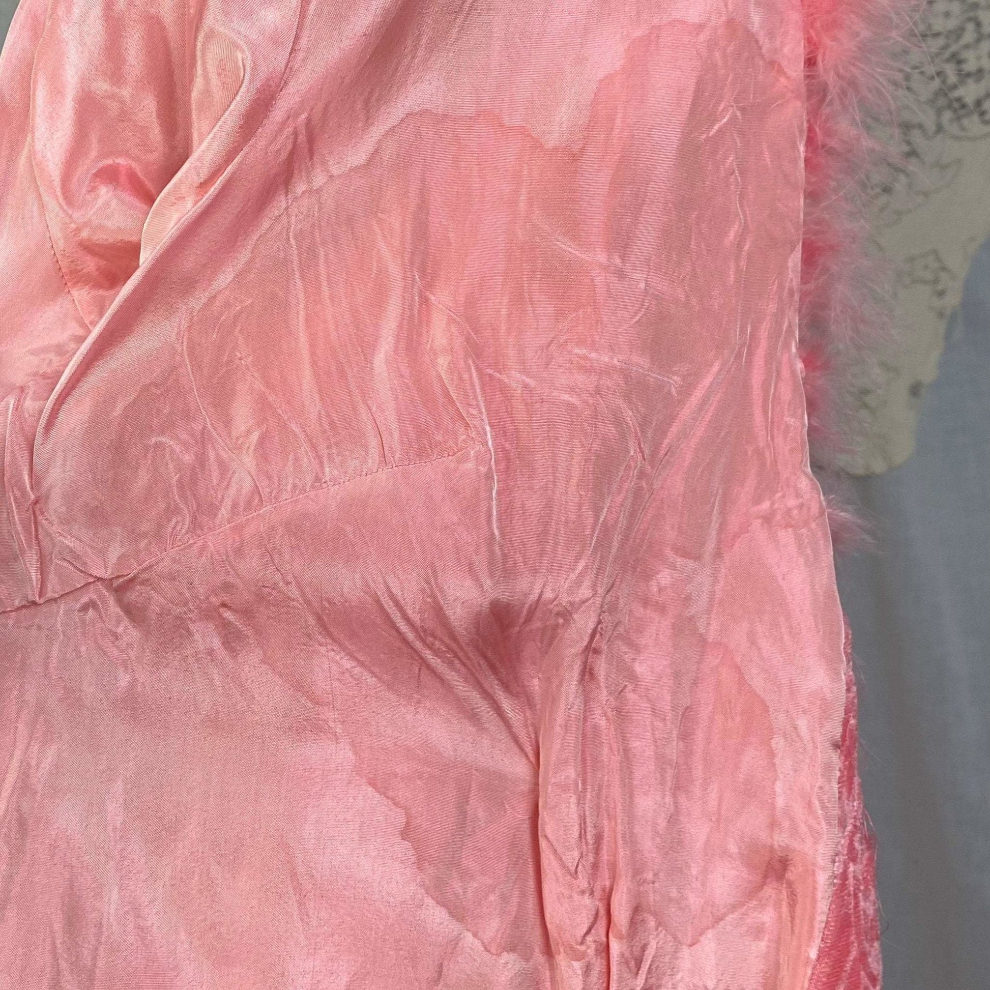 Vintage 1960's House Coat | Bright Bubblegum Pink Floral Embossed Velvet with Marabou Trim | Size M | Patrizia - Daggers & Dames