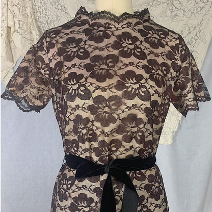 Vintage 1960's Lounge Suit | Deep Mocha Brown Floral Lace over Pale Rose Pink Acetate | Size XS, S | R/B Jrs - Daggers & Dames