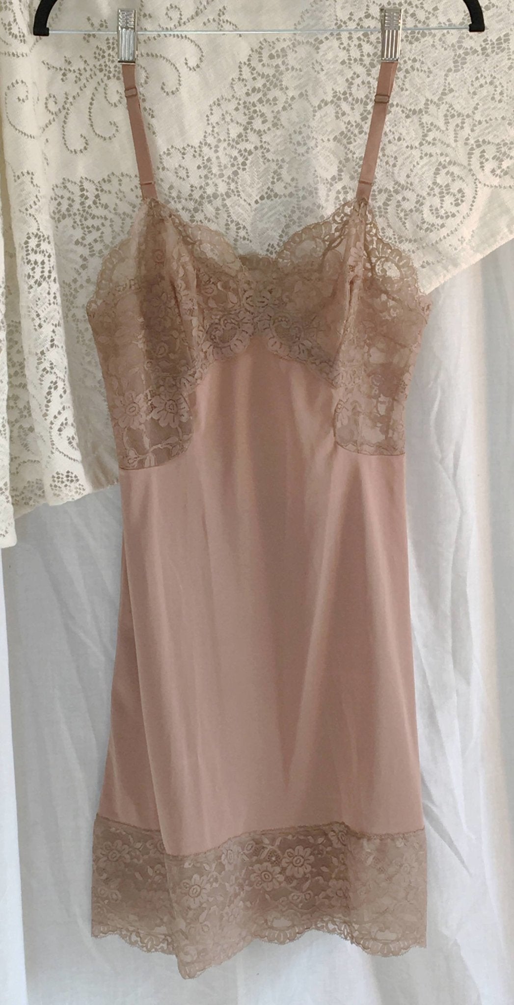 Vintage 1960's Mocha Slip by Artemis - Daggers & Dames