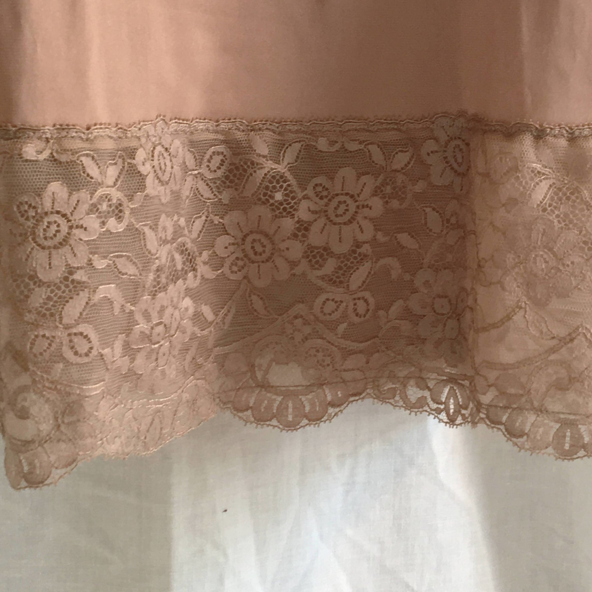 Vintage 1960's Mocha Slip by Artemis - Daggers & Dames