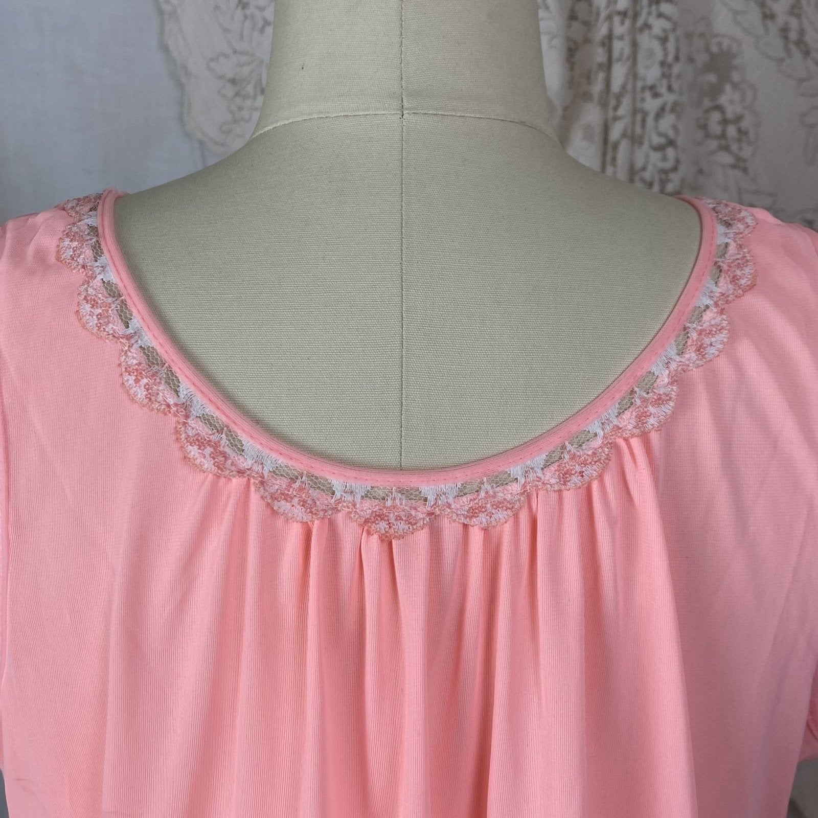 Vintage 1960's Nightgown & Peignoir Set | Bright Flamingo Pink with Lace | Size M, LG - Daggers & Dames