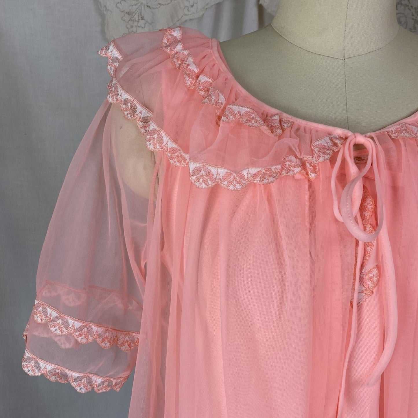 Vintage 1960's Nightgown & Peignoir Set | Bright Flamingo Pink with Lace | Size M, LG - Daggers & Dames