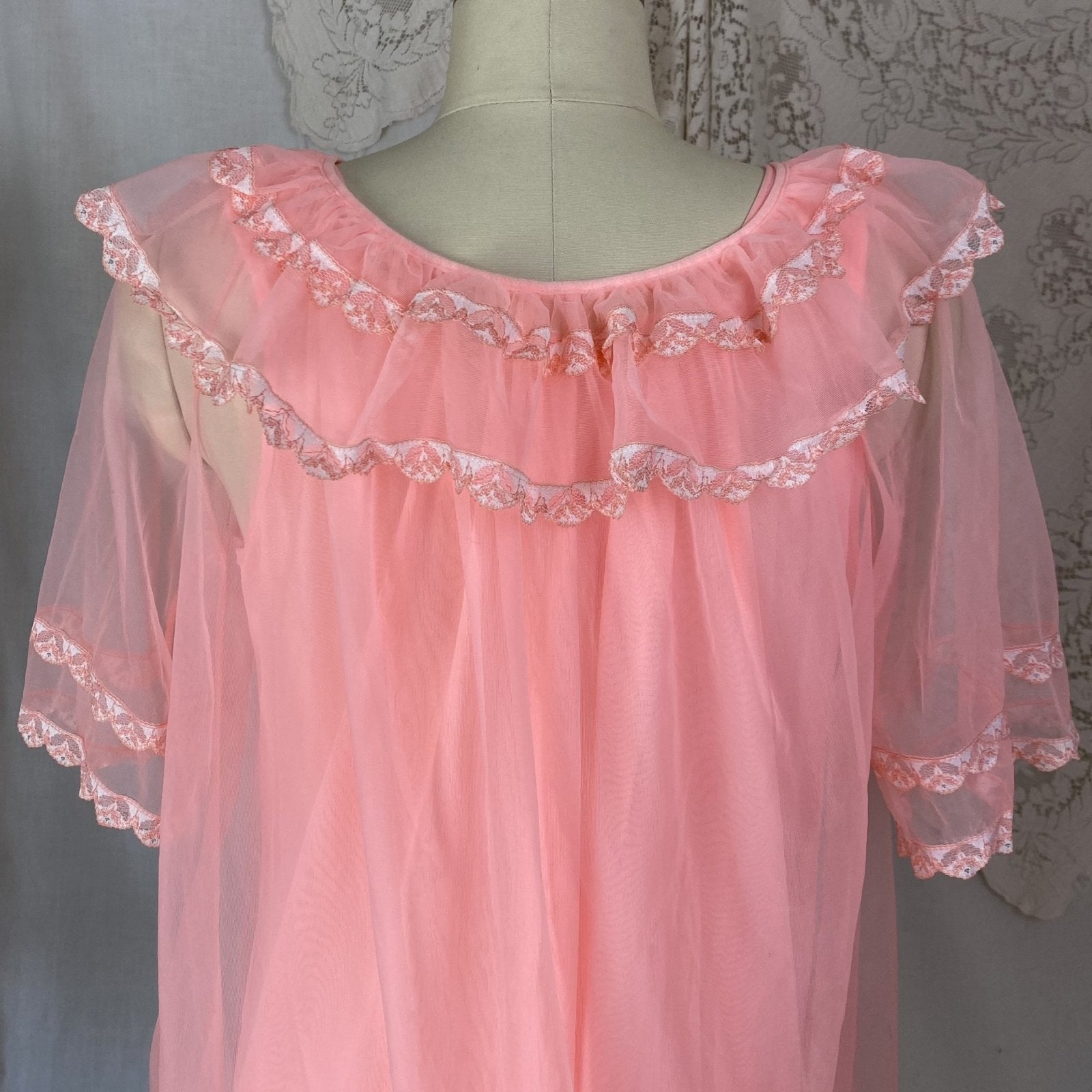 Vintage 1960's Nightgown & Peignoir Set | Bright Flamingo Pink with Lace | Size M, LG - Daggers & Dames