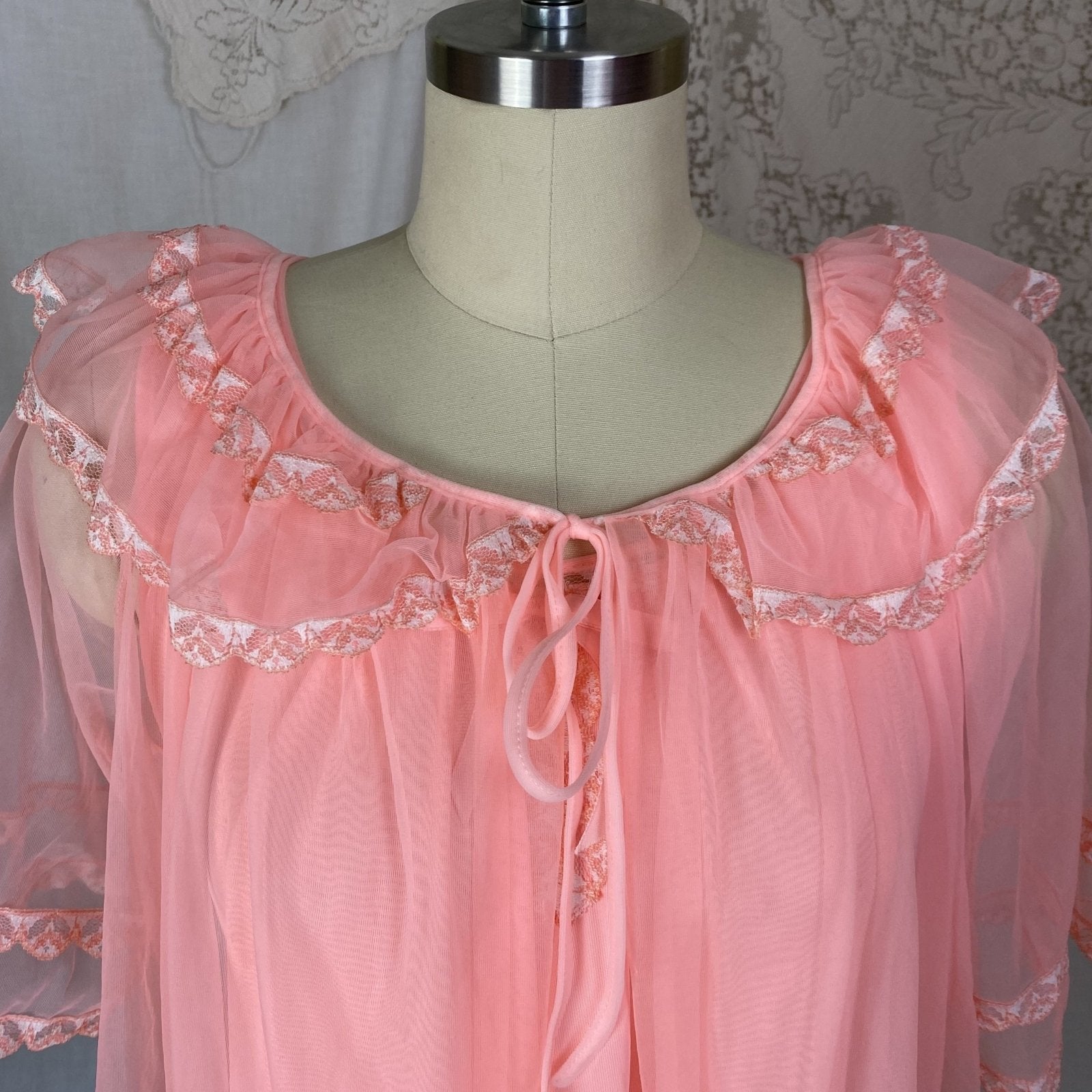 Vintage 1960's Nightgown & Peignoir Set | Bright Flamingo Pink with Lace | Size M, LG - Daggers & Dames