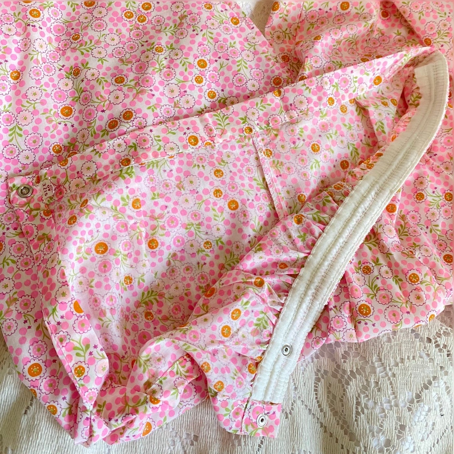 Vintage 1960's Pajama Set | Unworn Bright Floral Print Cotton with Mandarin Collar | Size M, LG | Lady No Belt, Formfit Rogers - Daggers & Dames