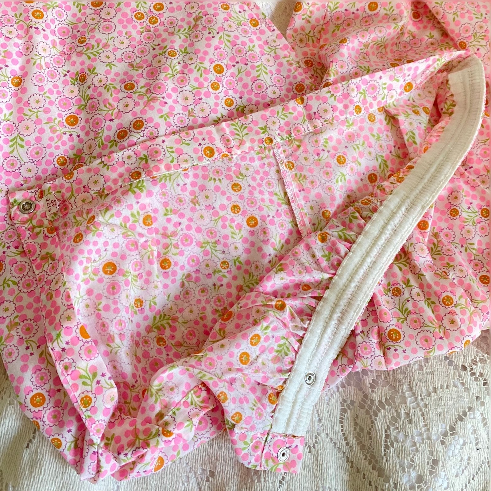 Vintage 1960's Pajama Set | Unworn Bright Floral Print Cotton with Mandarin Collar | Size M, LG | Lady No Belt, Formfit Rogers - Daggers & Dames