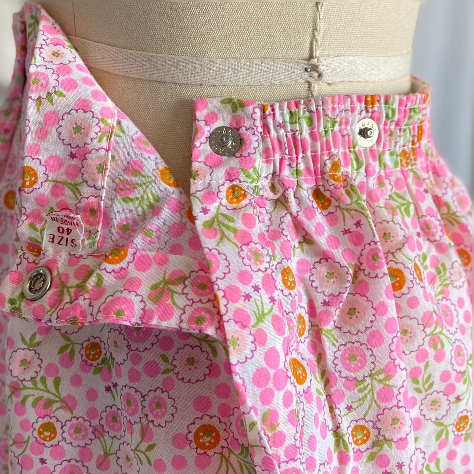 Vintage 1960's Pajama Set | Unworn Bright Floral Print Cotton with Mandarin Collar | Size M, LG | Lady No Belt, Formfit Rogers - Daggers & Dames