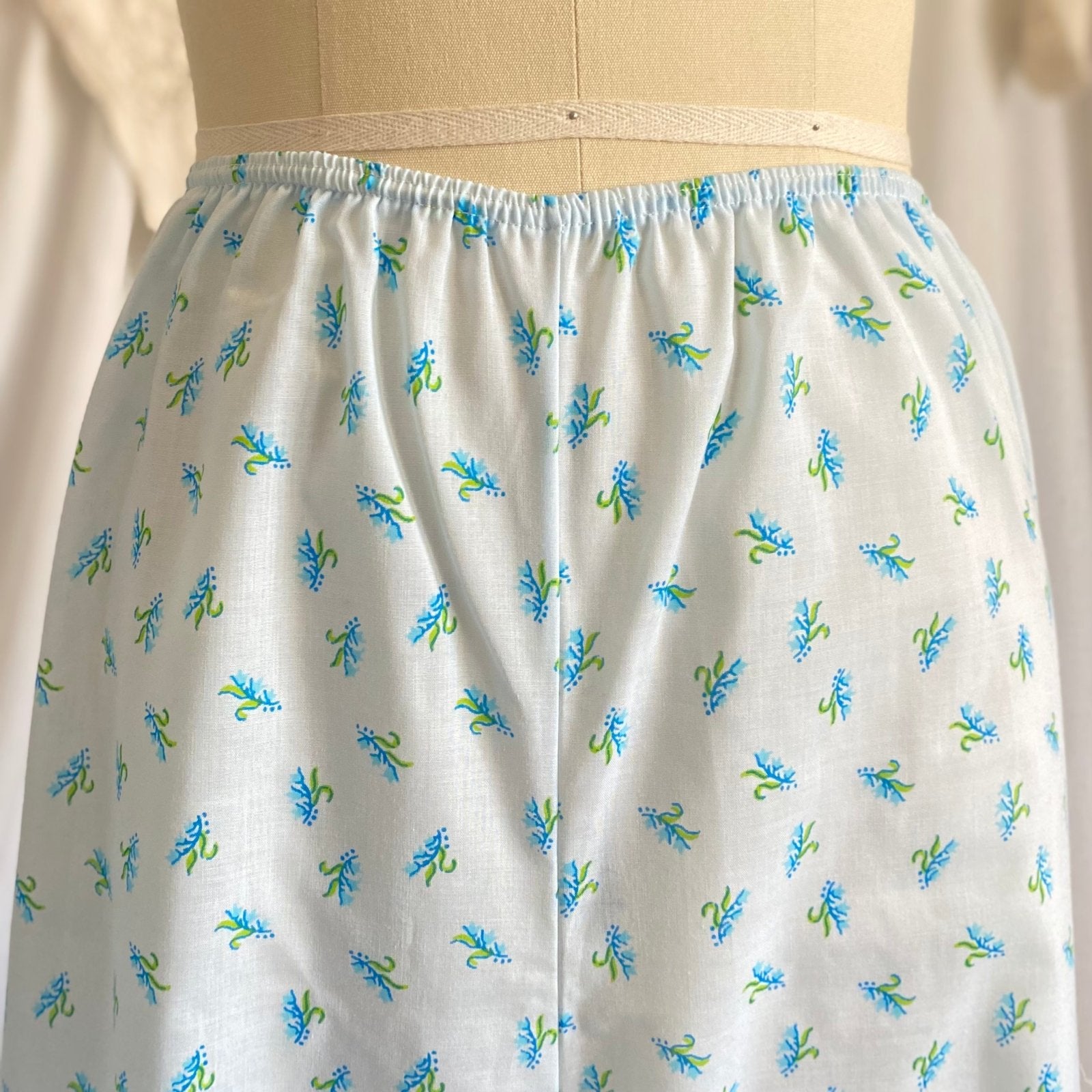 Vintage 1960's Pajama Set | Unworn Light Sky Blue Cotton with Floral Print | Size S - Daggers & Dames