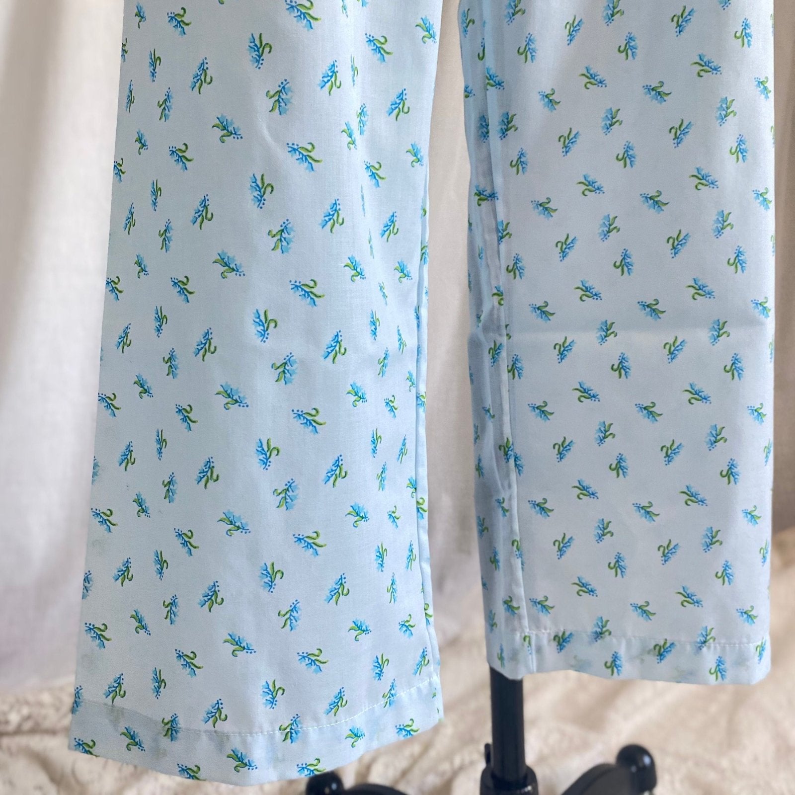 Vintage 1960's Pajama Set | Unworn Light Sky Blue Cotton with Floral Print | Size S - Daggers & Dames