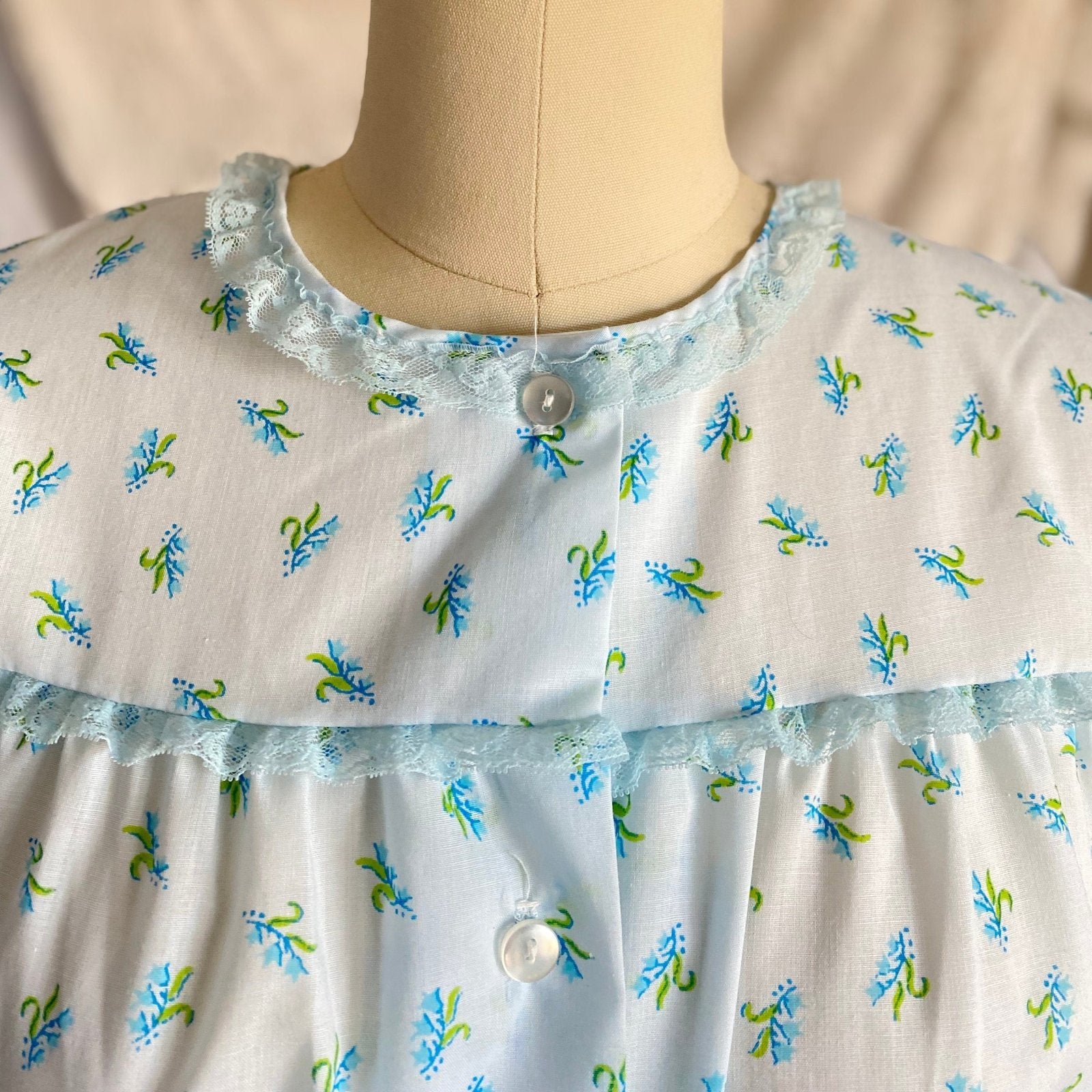 Vintage 1960's Pajama Set | Unworn Light Sky Blue Cotton with Floral Print | Size S - Daggers & Dames