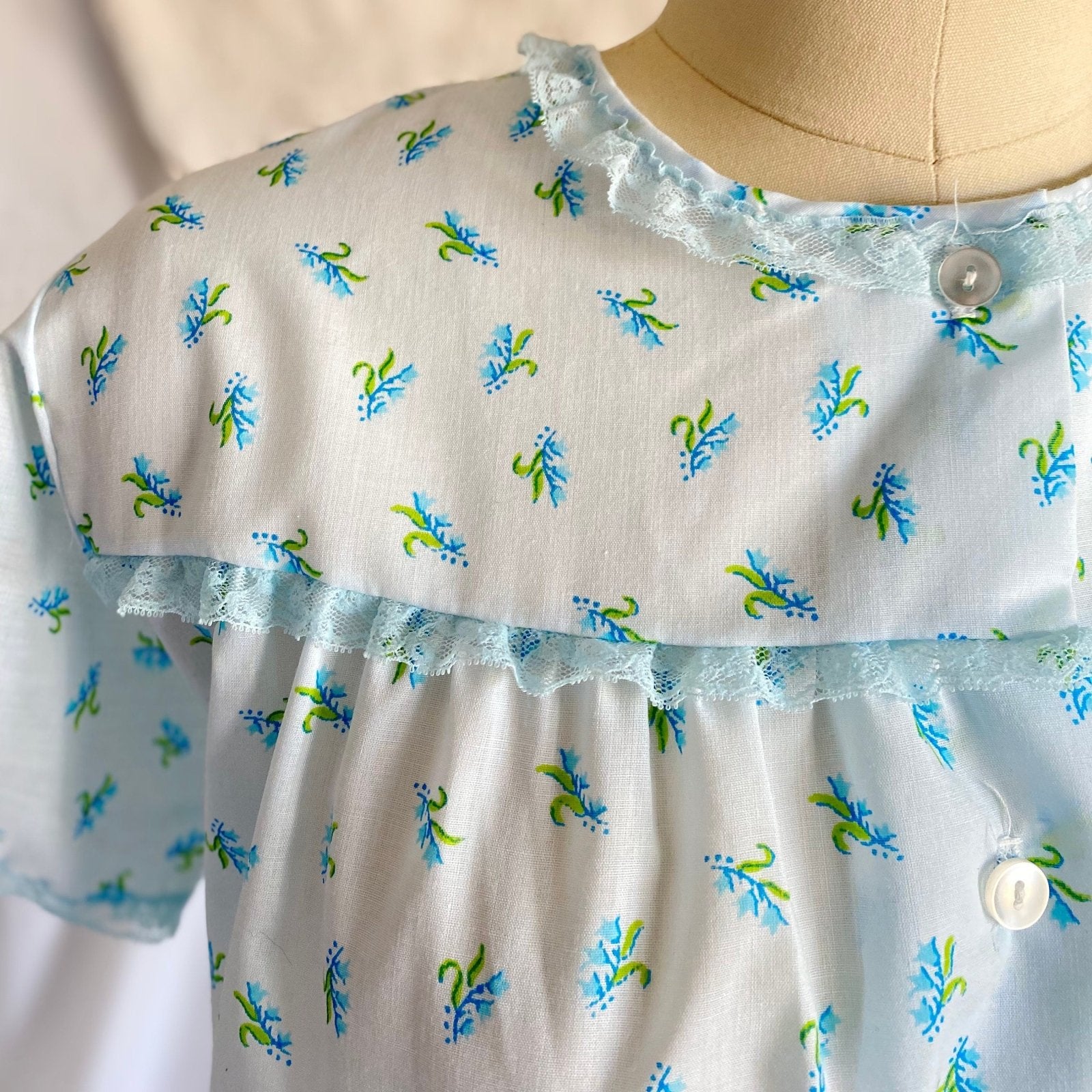 Vintage 1960's Pajama Set | Unworn Light Sky Blue Cotton with Floral Print | Size S - Daggers & Dames
