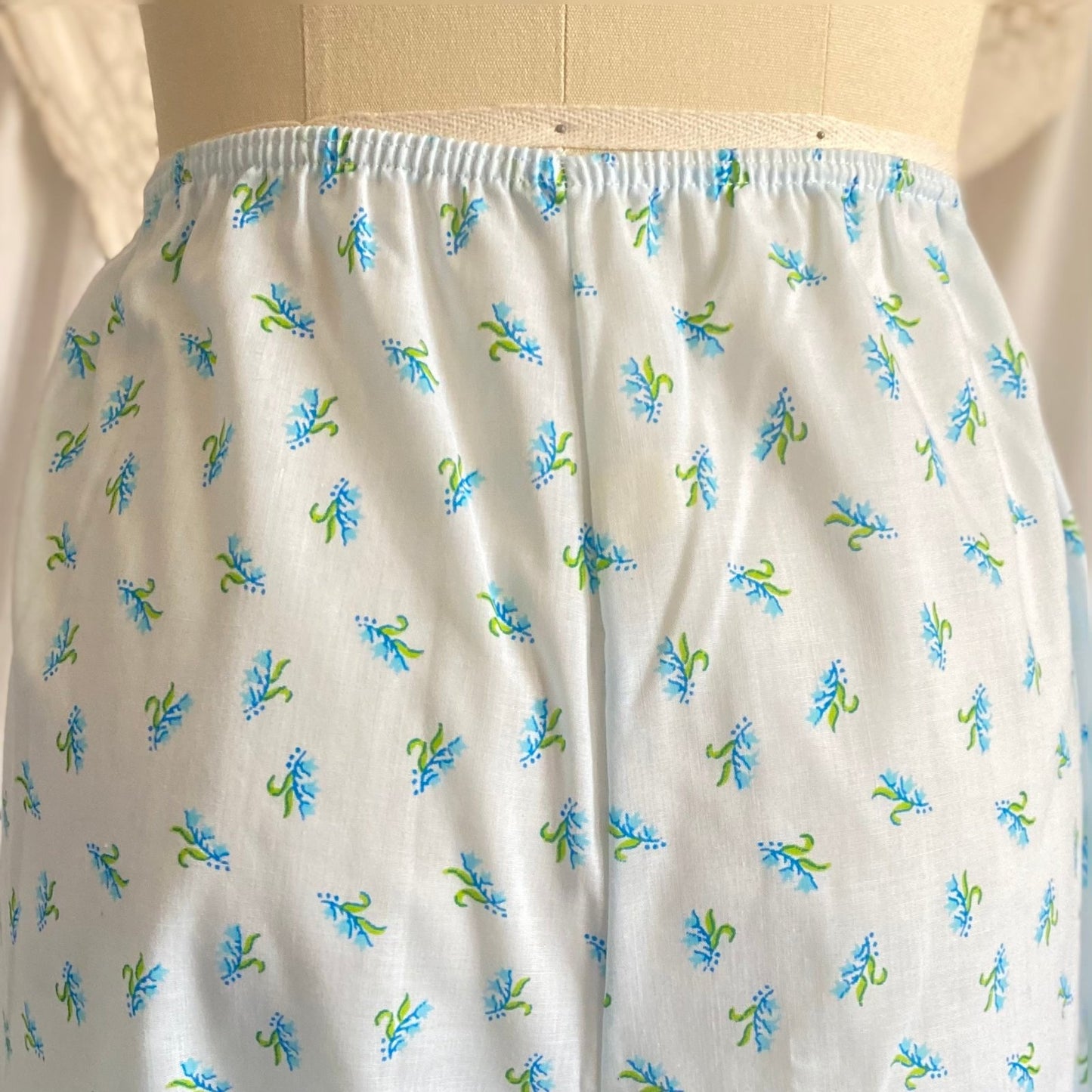 Vintage 1960's Pajama Set | Unworn Light Sky Blue Cotton with Floral Print | Size S - Daggers & Dames