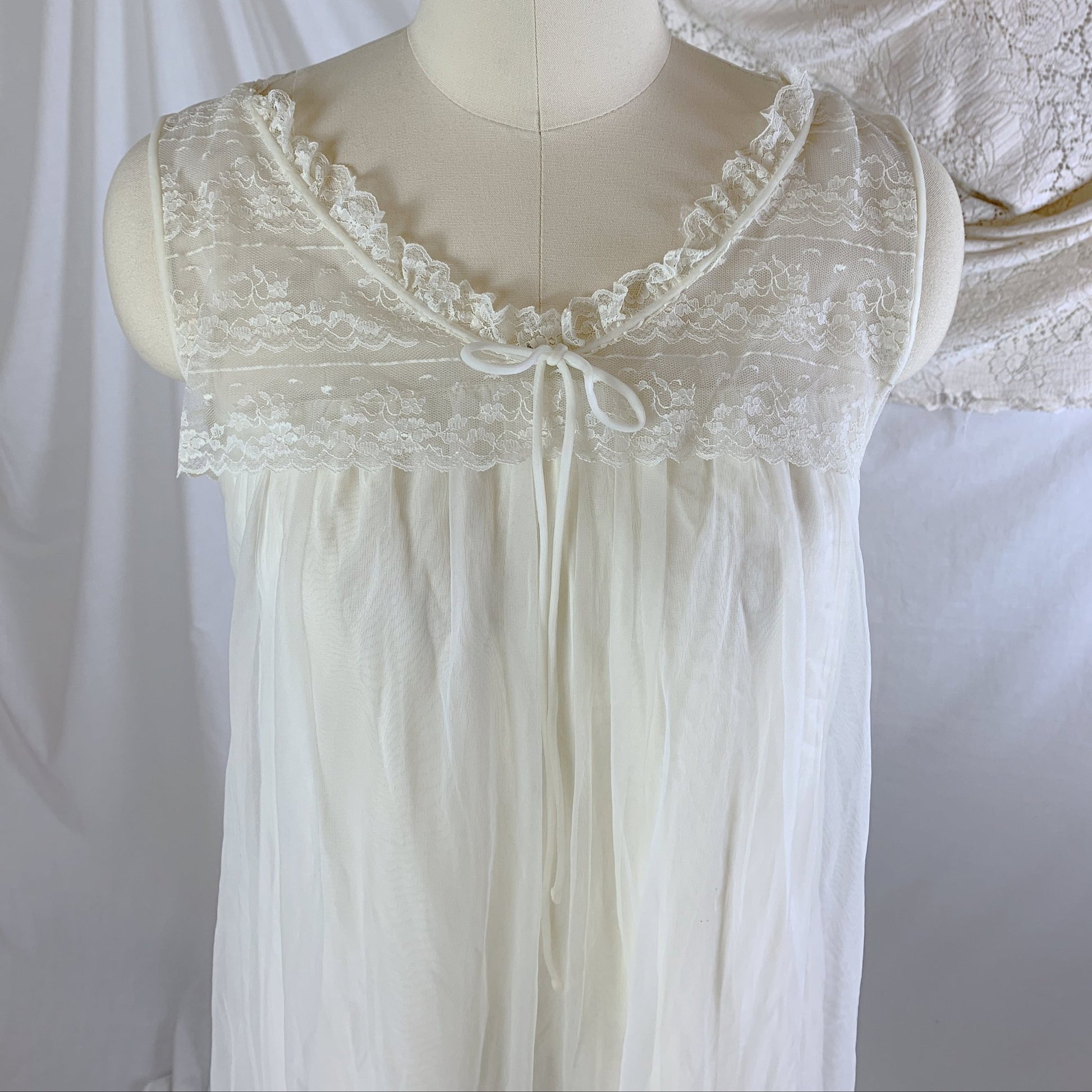 Vintage 1960's Peignoir Set | Sheer Creamy White Nylon Chiffon with Lace | Miss Elaine | Size M - Daggers & Dames