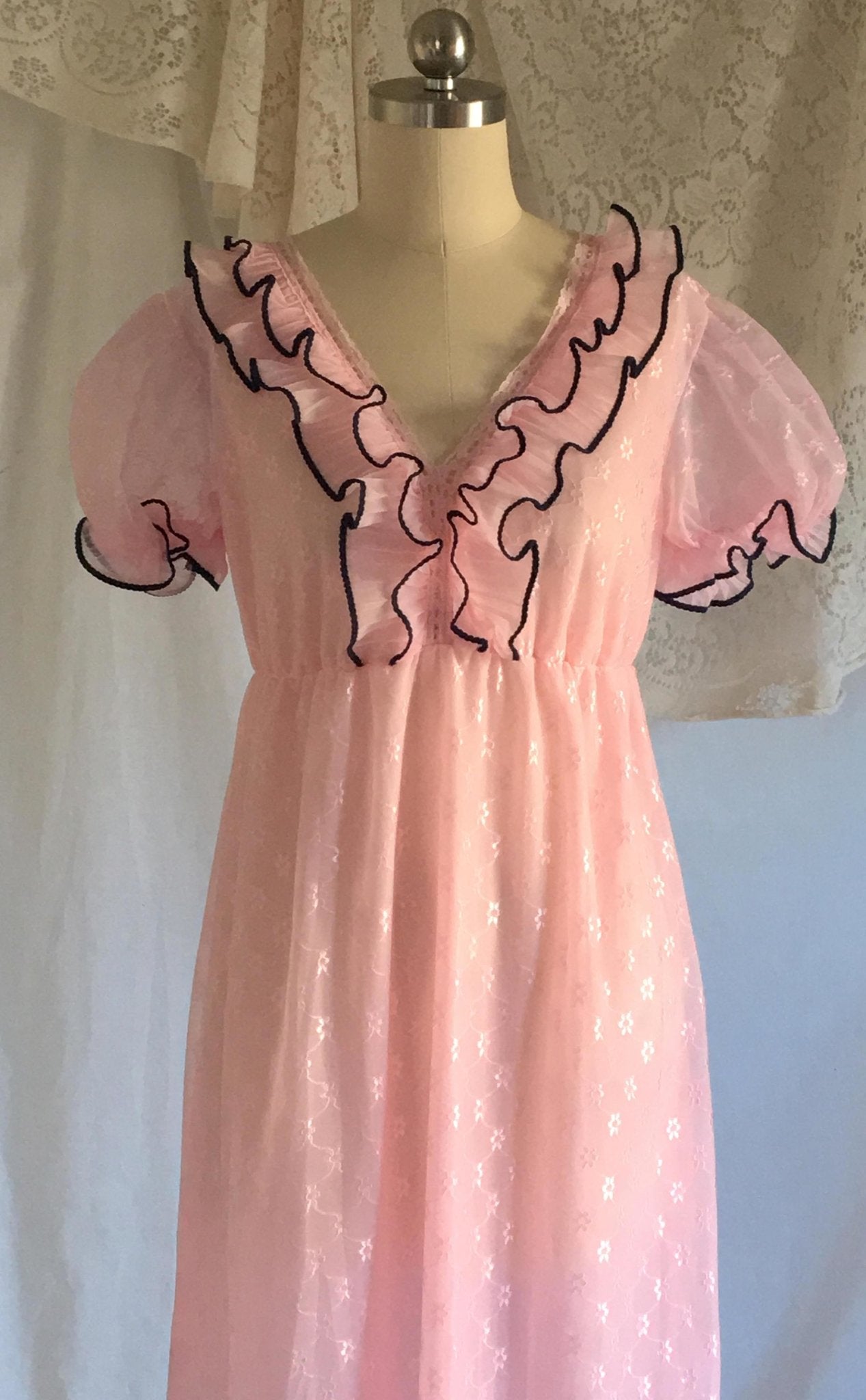 Vintage 1960's Pink Ruffled Nightgown - Daggers & Dames