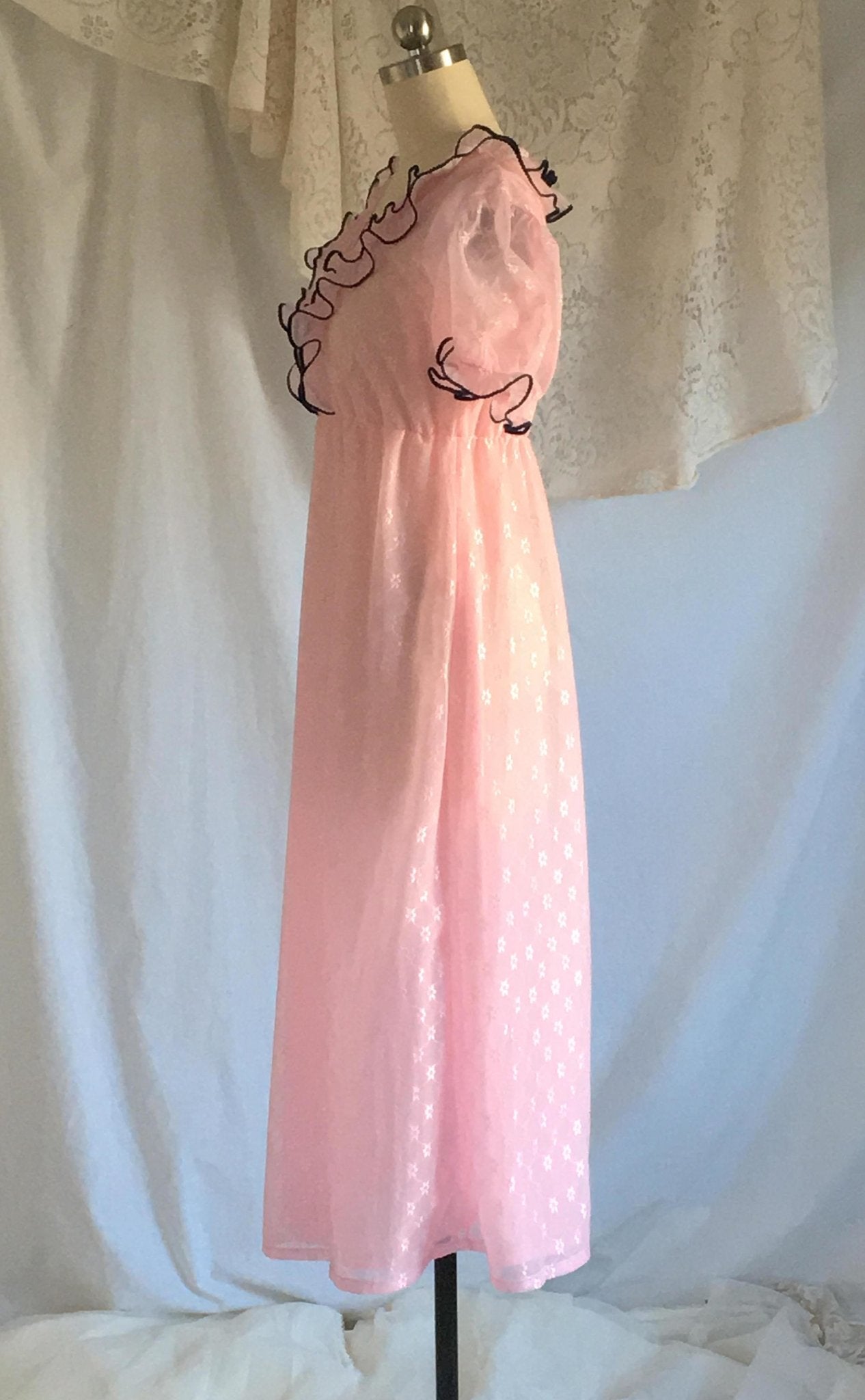 Vintage 1960's Pink Ruffled Nightgown - Daggers & Dames
