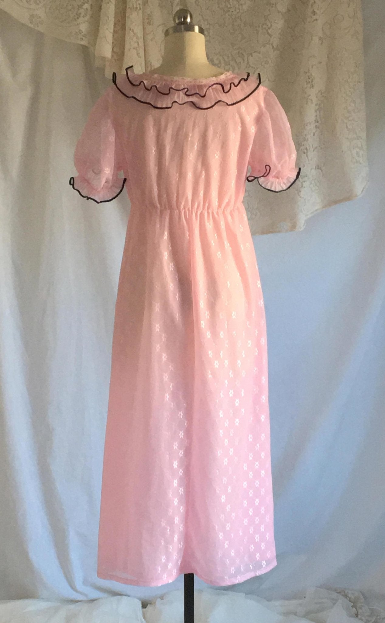 Vintage 1960's Pink Ruffled Nightgown - Daggers & Dames