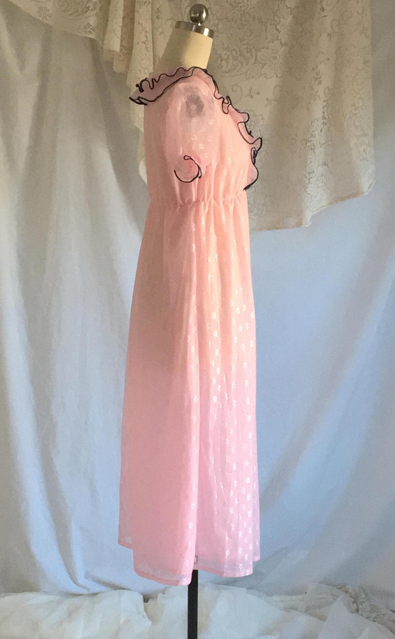 Vintage 1960's Pink Ruffled Nightgown - Daggers & Dames