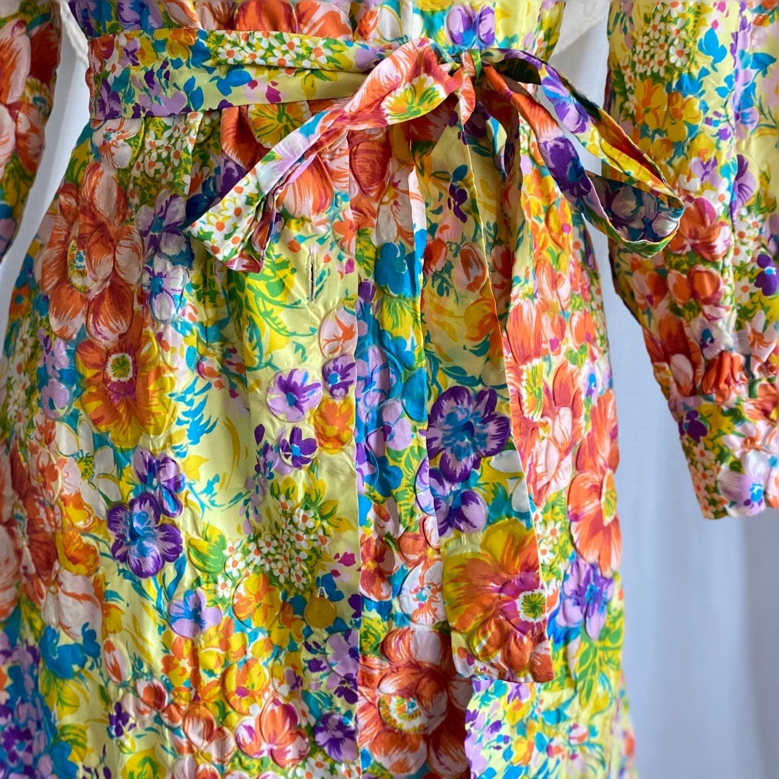 Vintage 1960s Robe | Bold Floral Print Quilted Nylon Taffeta with Puff Sleeves | Size Med - Daggers & Dames