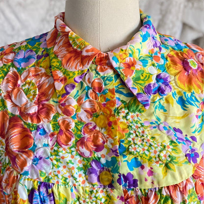Vintage 1960s Robe | Bold Floral Print Quilted Nylon Taffeta with Puff Sleeves | Size Med - Daggers & Dames