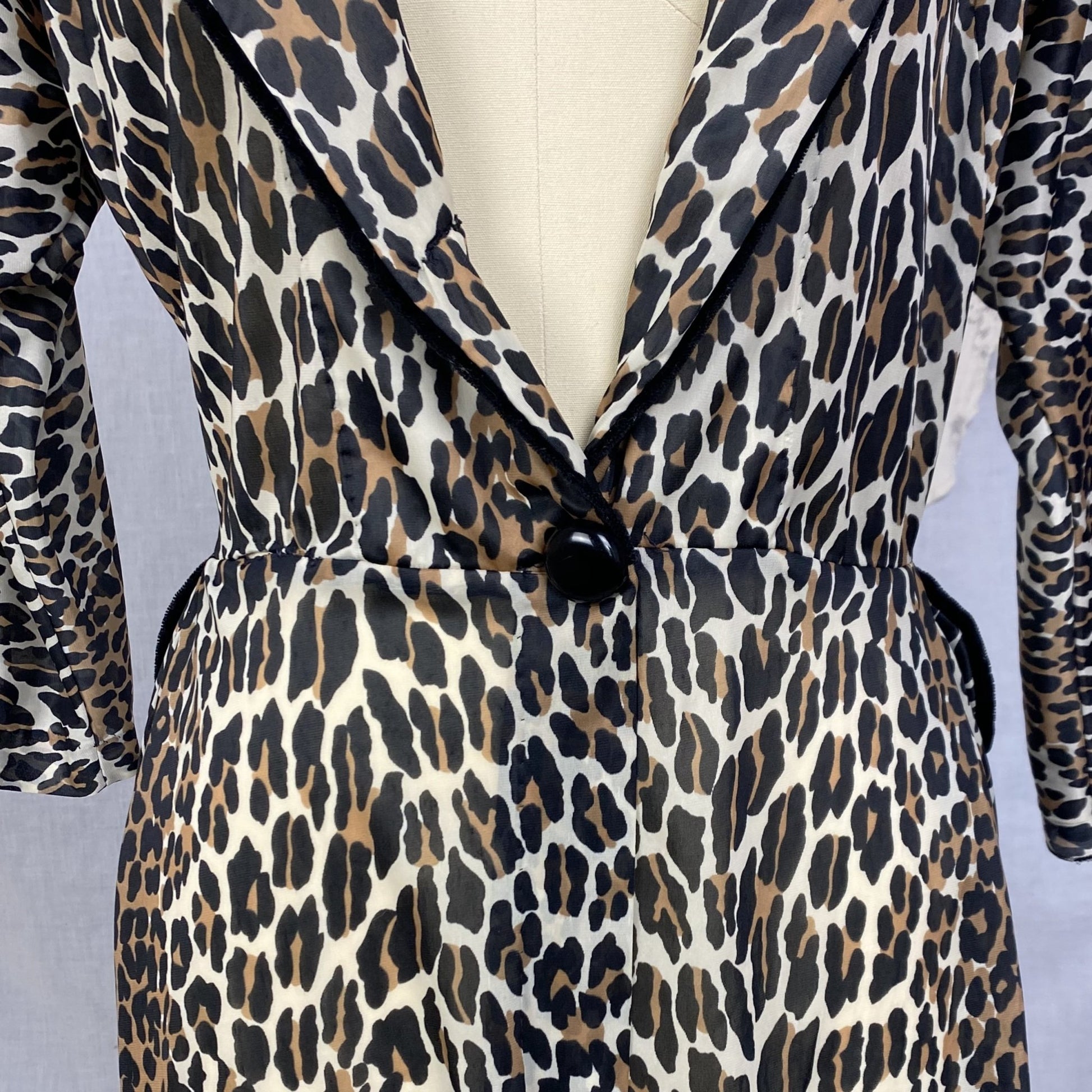 Vintage 1960's Robe | Leopard Print Nylon with Black Velvet Edging | Size LG | Vanity Fair - Daggers & Dames