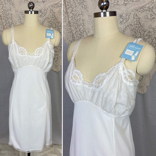Vintage 1960's Slip | Bright White Nylon with Lace Appliques | Size 38-44 Bust, M/LG - Daggers & Dames