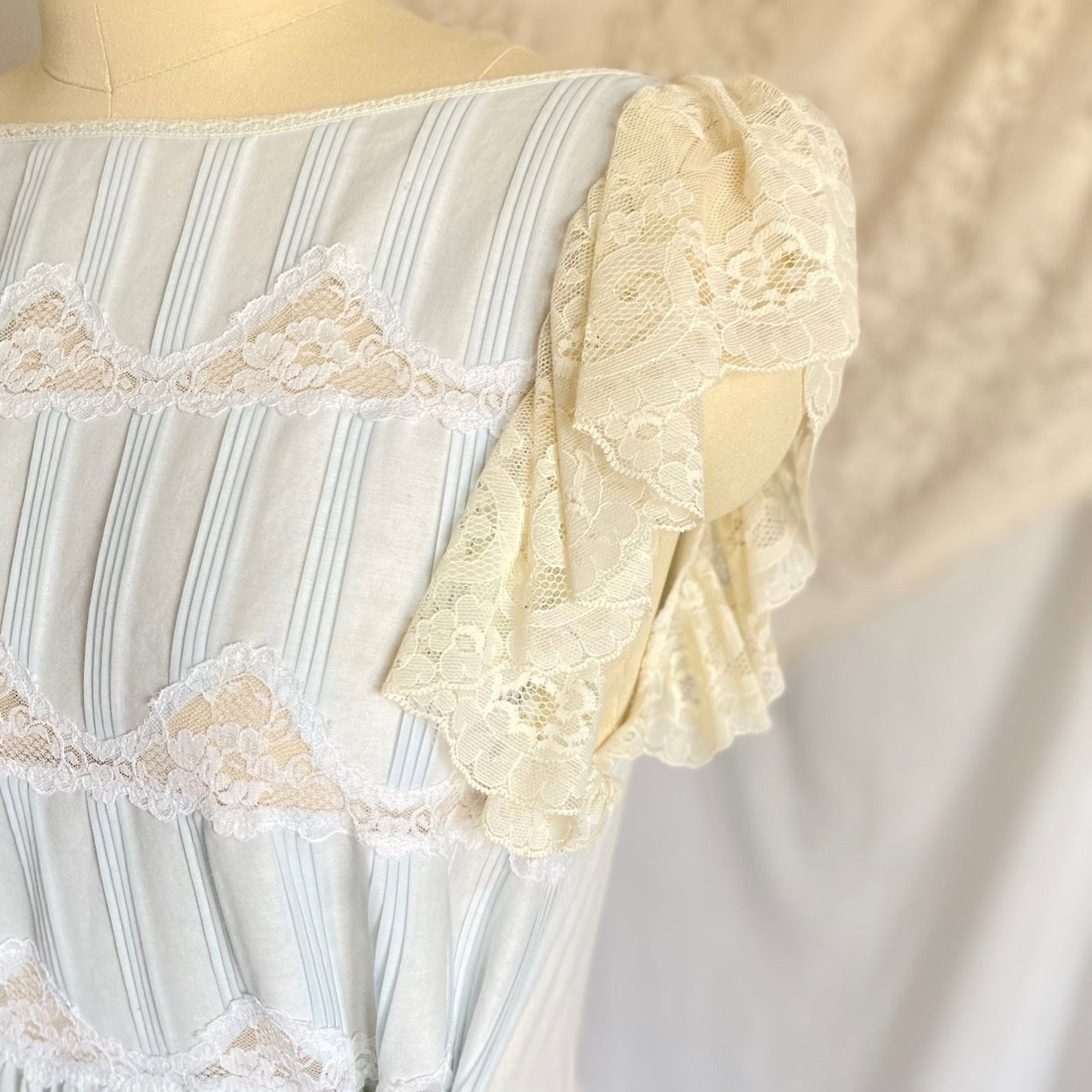Vintage 1970's Lounge Dress | Pale Powder Blue Cotton with White Ruffled Lace | Size S, M | Oscar De La Renta for Swirl - Daggers & Dames
