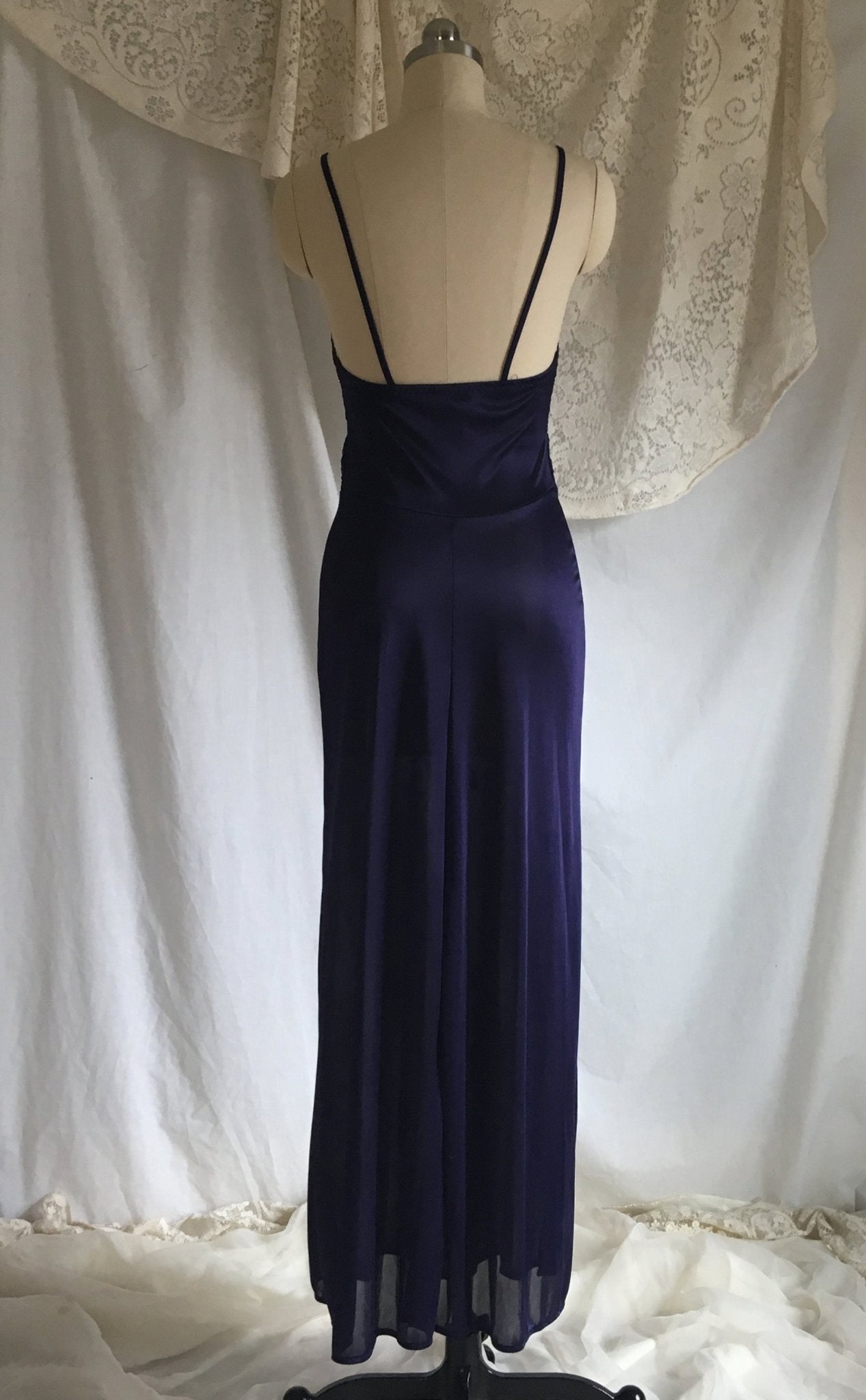 Vintage 1970's Nightgown | Silky Blue Polyester | 70's does 40's Slip Dress | Size XSM/SM - Daggers & Dames