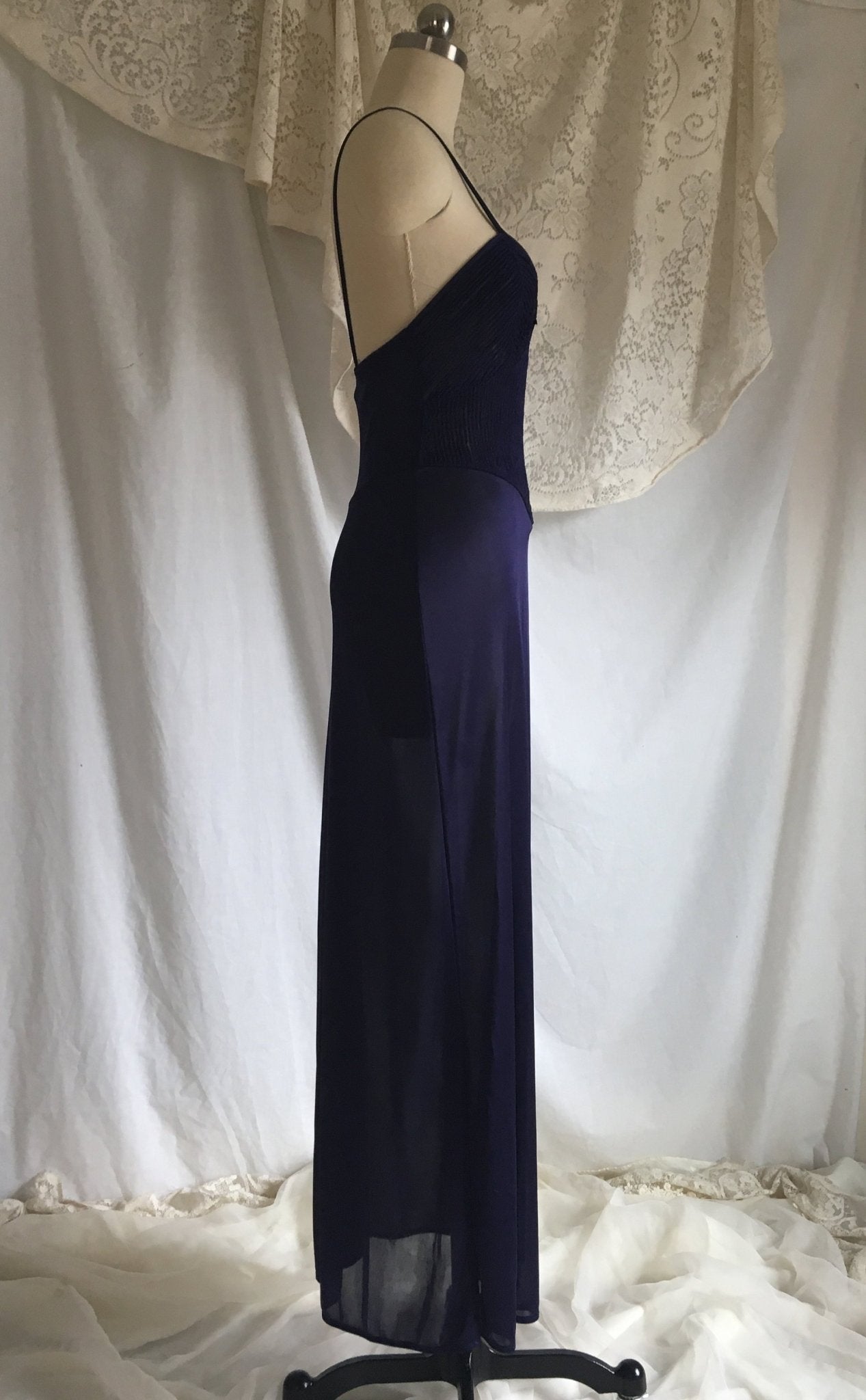 Vintage 1970's Nightgown | Silky Blue Polyester | 70's does 40's Slip Dress | Size XSM/SM - Daggers & Dames