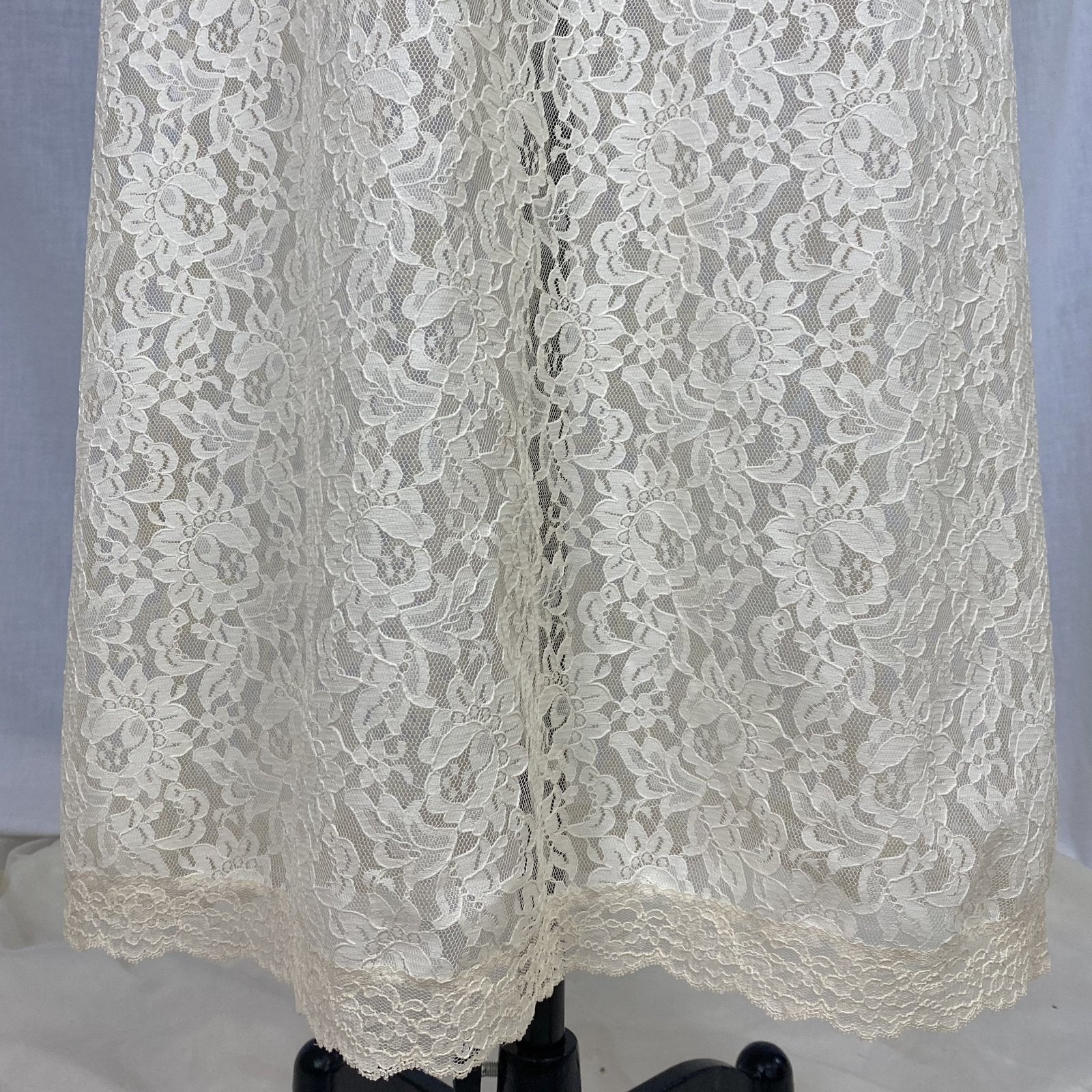 Vintage 1970's Peignoir Robe | Ivory Cream Floral Lace with High Neck & Wide Sleeves | Size S - Daggers & Dames
