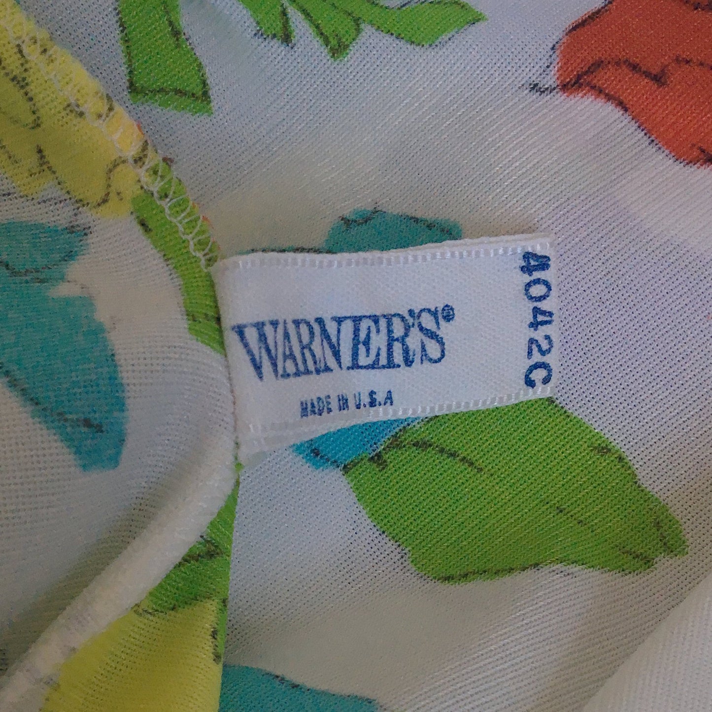 Vintage 1970's Slip | White Nylon with Watercolor Floral Pattern | Warner's | Size S, M - Daggers & Dames