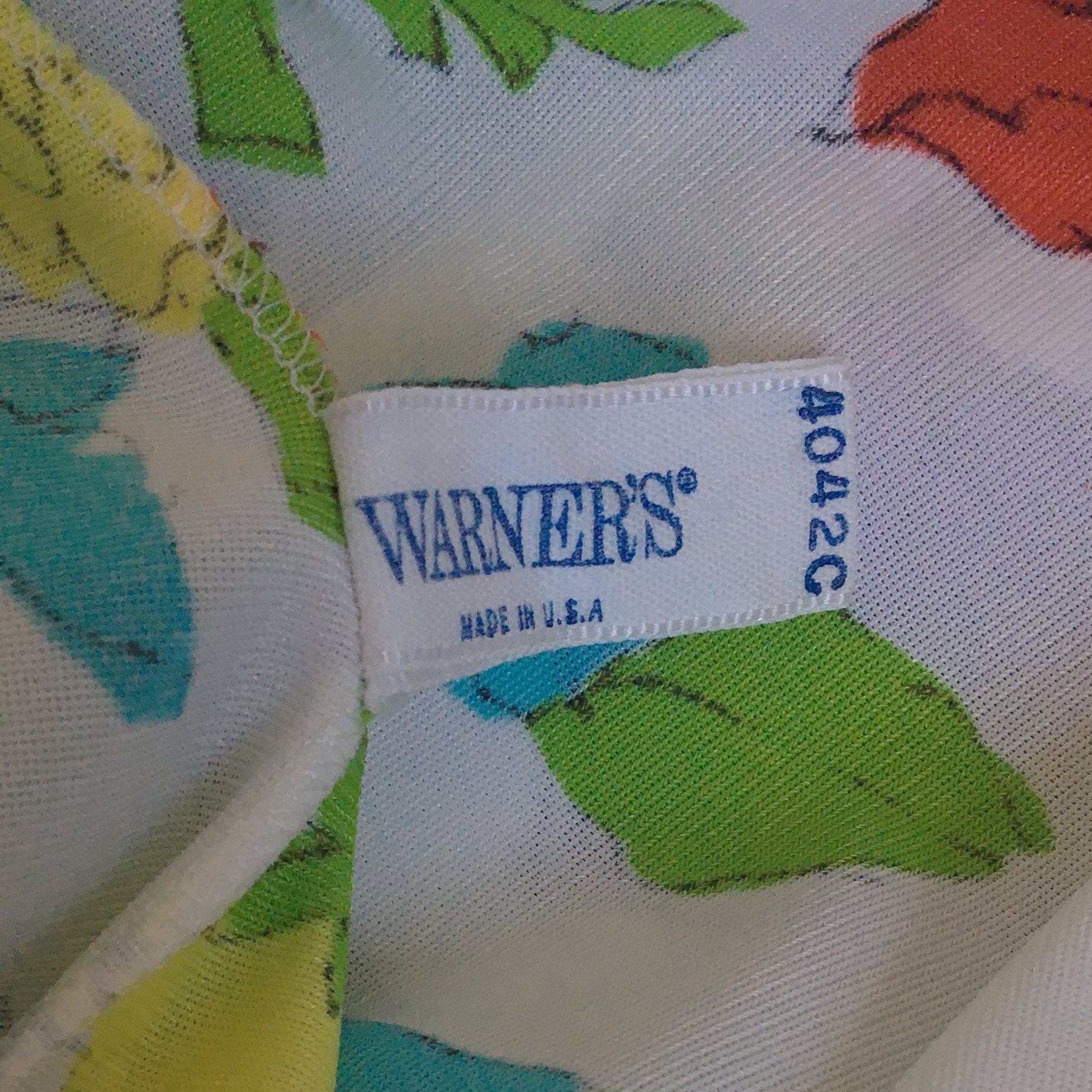 Vintage 1970's Slip | White Nylon with Watercolor Floral Pattern | Warner's | Size S, M - Daggers & Dames