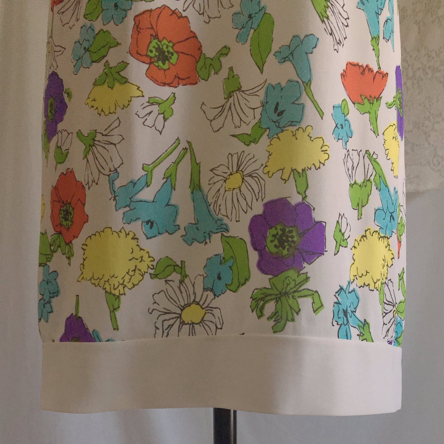 Vintage 1970's Slip | White Nylon with Watercolor Floral Pattern | Warner's | Size S, M - Daggers & Dames