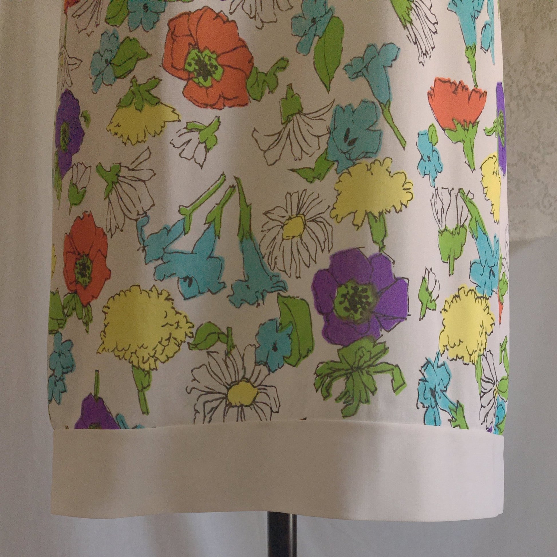 Vintage 1970's Slip | White Nylon with Watercolor Floral Pattern | Warner's | Size S, M - Daggers & Dames