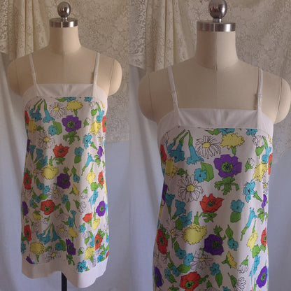 Vintage 1970's Slip | White Nylon with Watercolor Floral Pattern | Warner's | Size S, M - Daggers & Dames