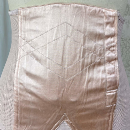 Vintage 's Waist Cincher Girdle | Powder Pink Rayon Satin & Elastic Mesh | Size XS, S | Ecila Made in France - Daggers & Dames